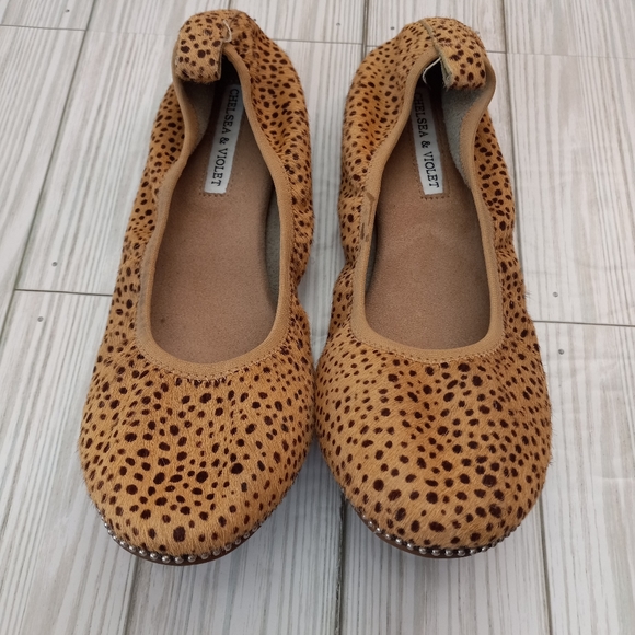 Chelsea & Violet Calf Hair Cheetah Print Leather Ballet Flats - Picture 1 of 9